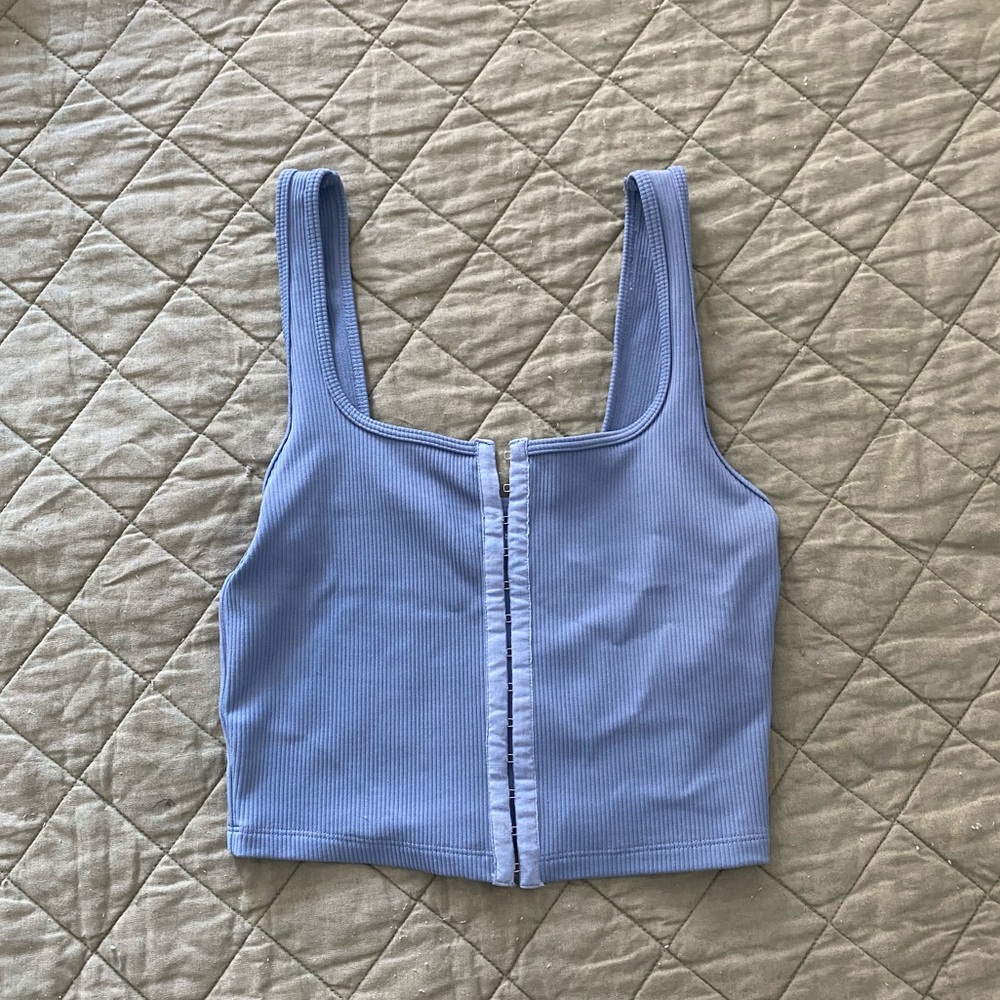 Abercrombie Ribbed Seamless Hook-and-Eye Tank (size XS)
